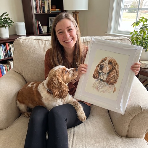 Clienta con su retrato de mascota