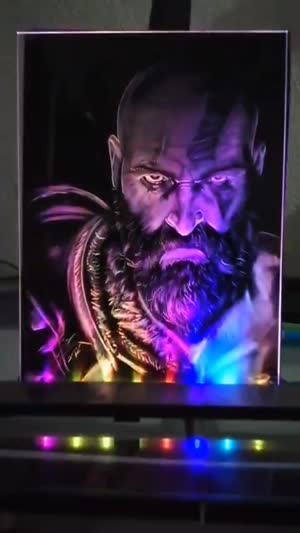 Retrato LED terminado, iluminado en morado